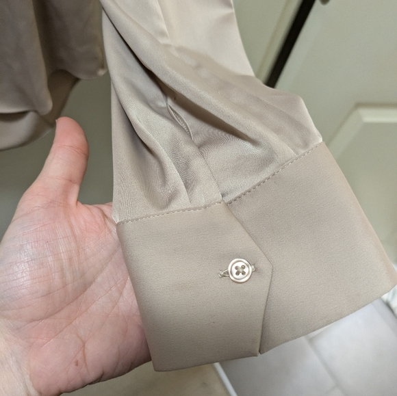 RW&Co Long sleeve button-down satin blouse - Picture 2 of 6